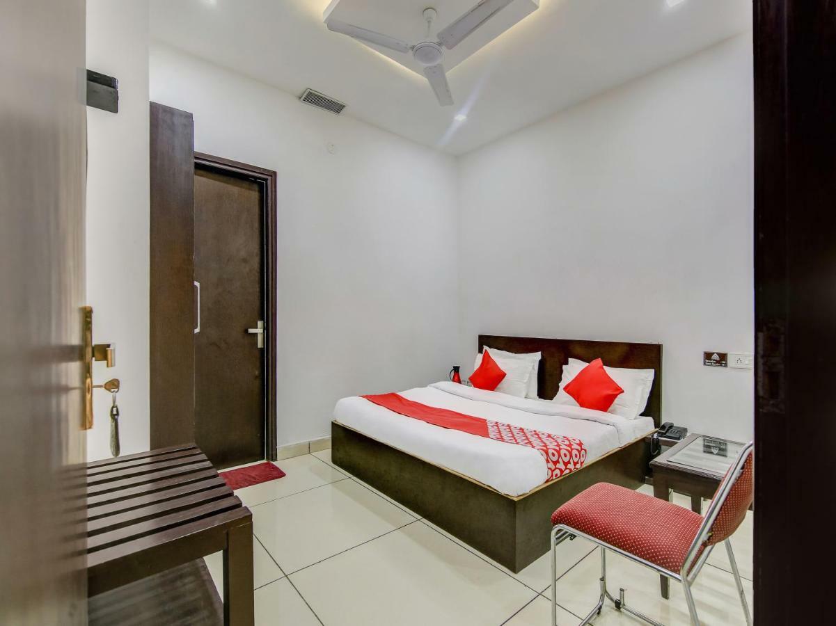 Oyo 27999 Hotel Deep Sirsa エクステリア 写真