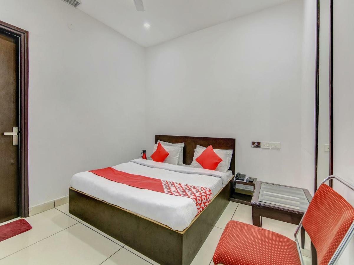 Oyo 27999 Hotel Deep Sirsa エクステリア 写真