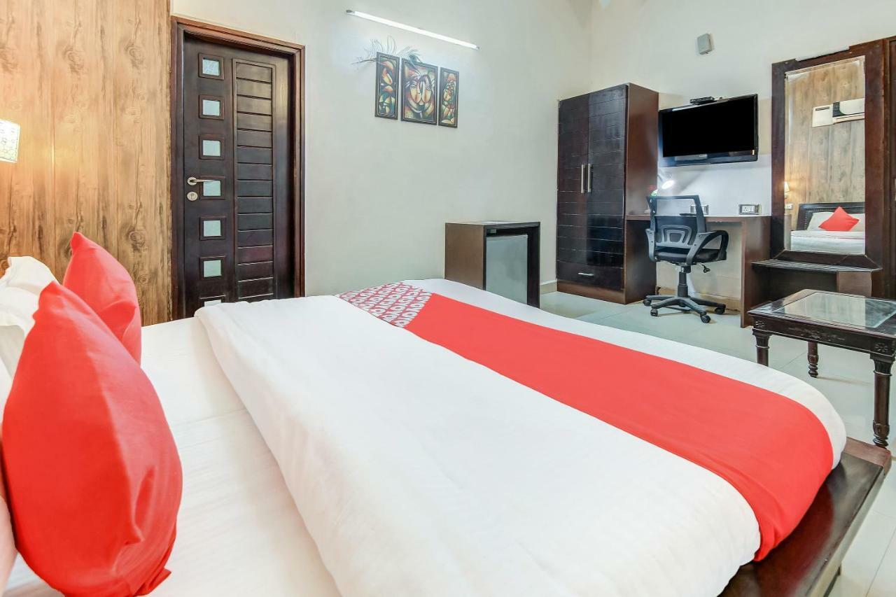Oyo 27999 Hotel Deep Sirsa エクステリア 写真