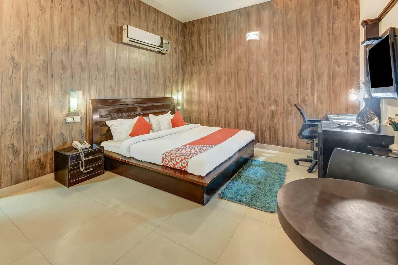 Oyo 27999 Hotel Deep Sirsa エクステリア 写真