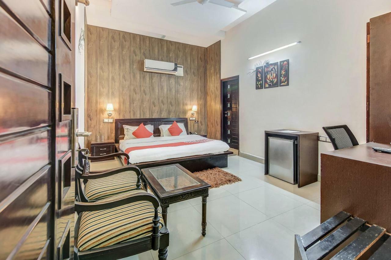 Oyo 27999 Hotel Deep Sirsa エクステリア 写真